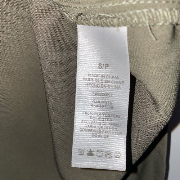 Dynamite Green Zipper Dress. - Picture 5 of 6